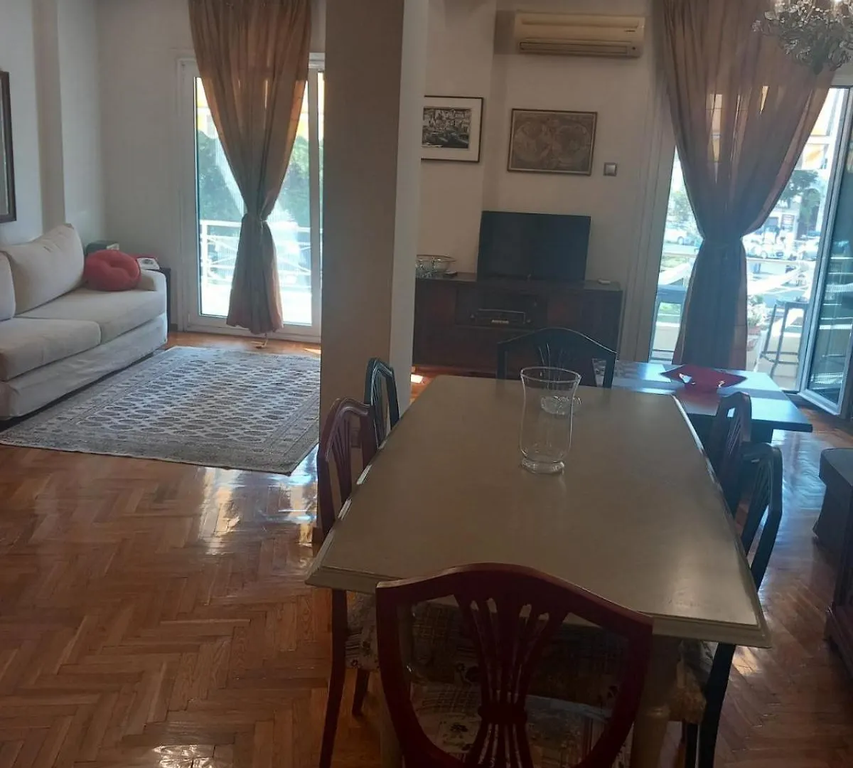 Retro Central Apartment Thessaloniki